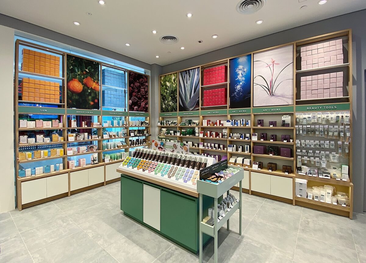 showroom mỹ phẩm