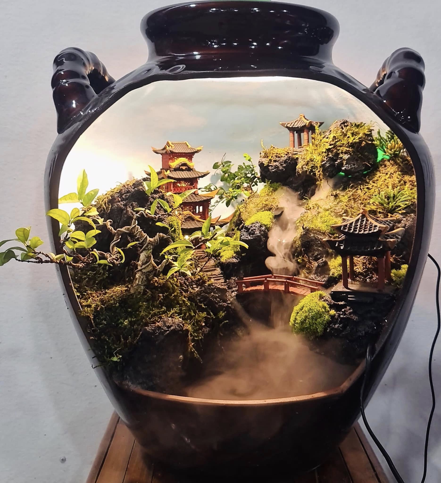 tiểu cảnh trong chum vỡ