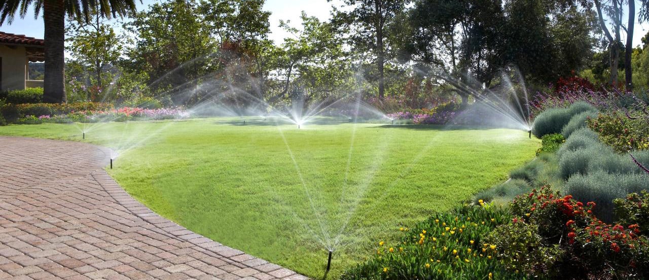 Tất tần tật về hệ thống tưới tự động sân vườn cần biết 2 hệ thống tưới tự động sân vườn