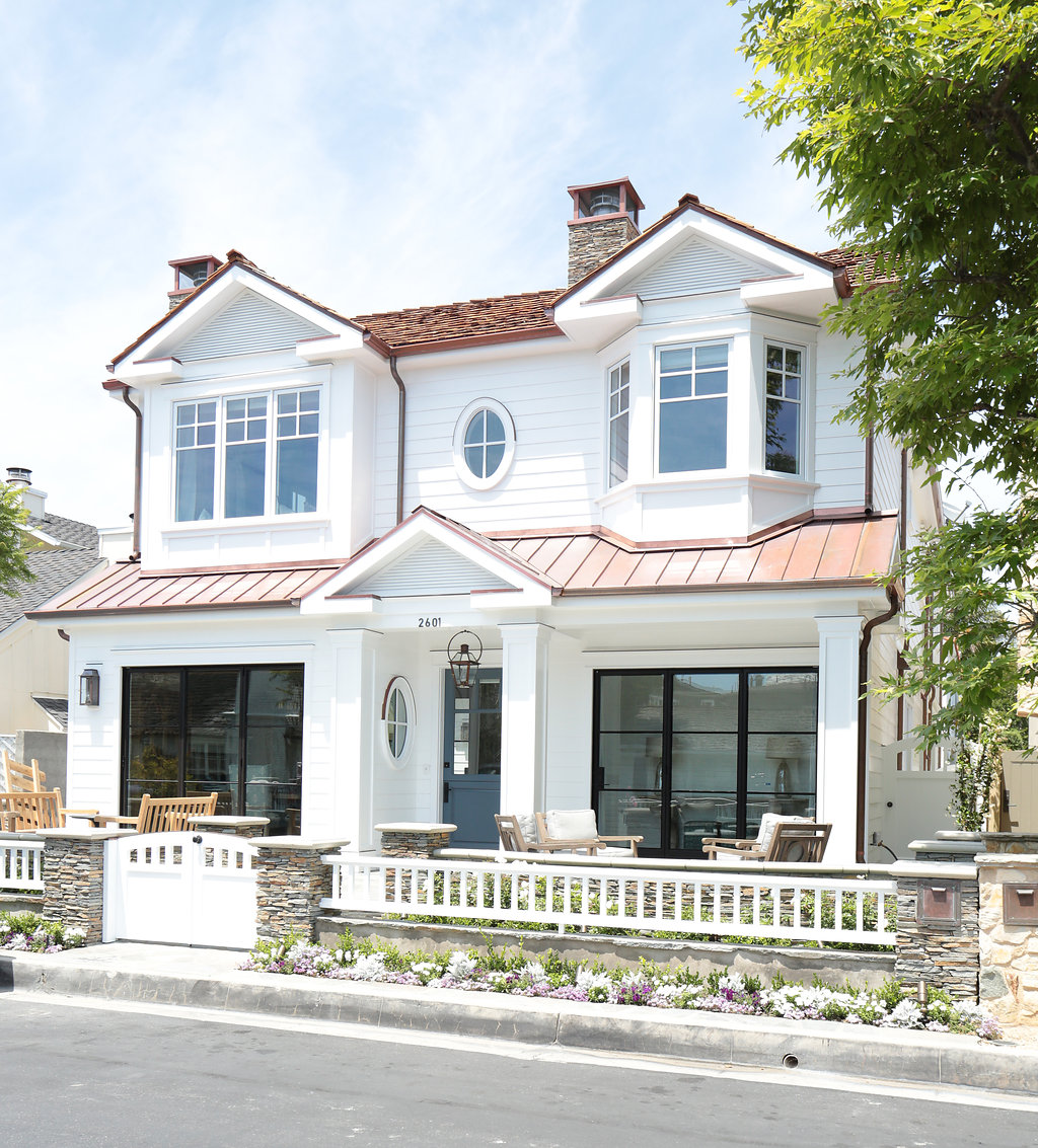 nhà 2 tầng phong cách địa trung hải