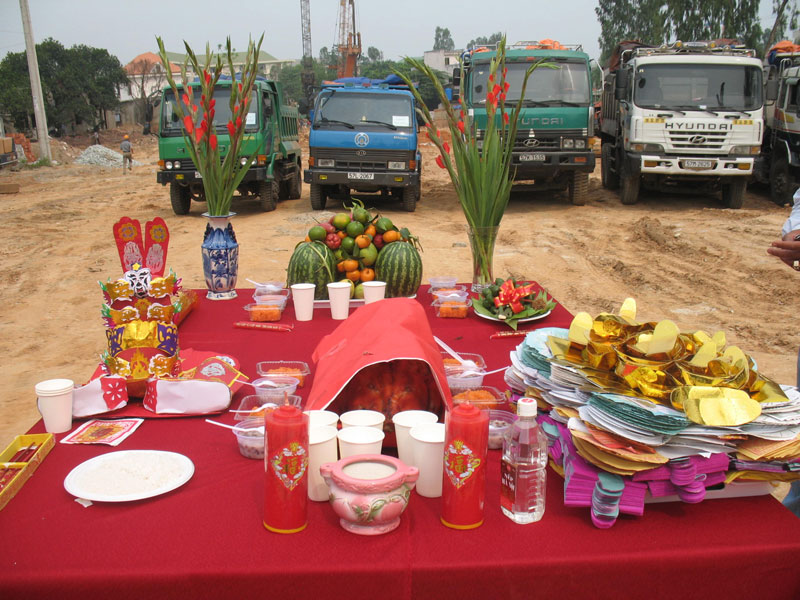 Gác đòn dông là gì? Mẫu văn khấn và bài cúng gác đòn dông chuẩn 2025 6 mâm cúng gác đòn dông