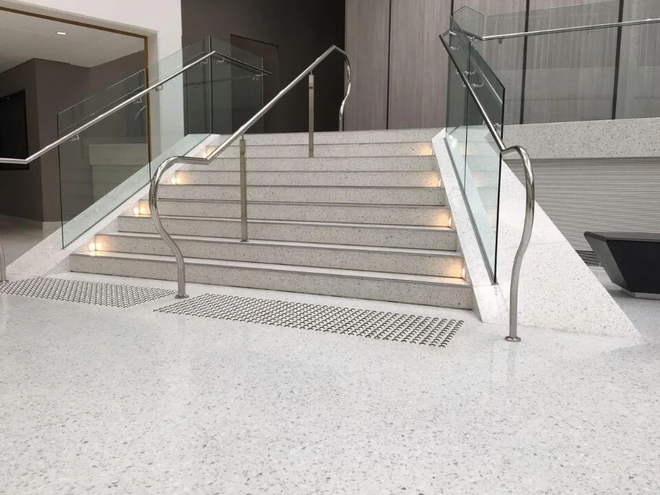 Terrazzo là gì? Ứng dụng và bảng giá gạch Terrazzo mới nhất 8 sàn terrazzo là gì