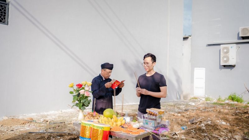 Văn khấn mượn tuổi làm nhà: Động thổ, đổ mái, về nhà mới 2025 2 văn khấn động thổ mượn tuổi làm nhà