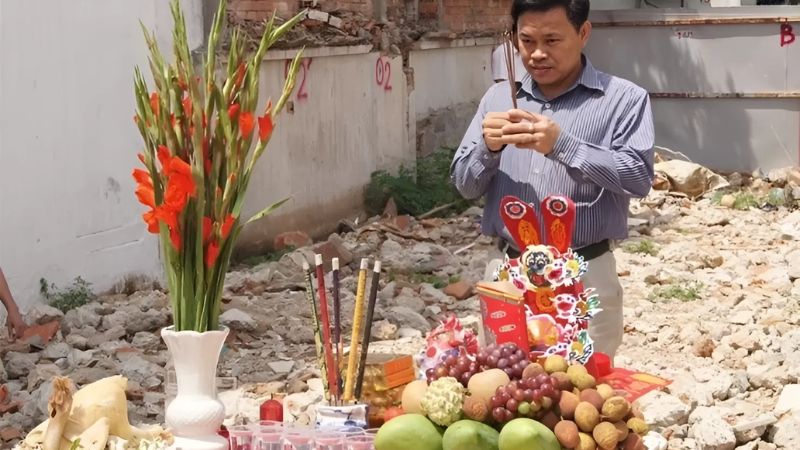 Văn khấn mượn tuổi làm nhà: Động thổ, đổ mái, về nhà mới 2025 21 bài văn khấn mượn tuổi làm nhà