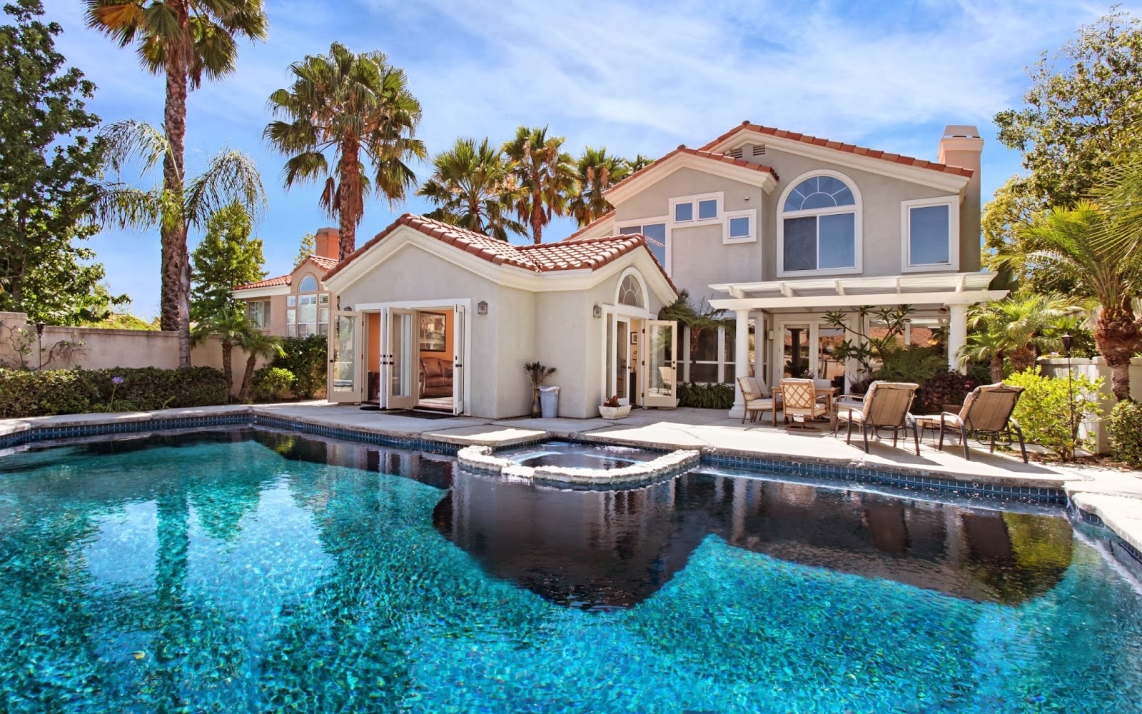 Thiết kế biệt thự có hồ bơi: 50+ mẫu hiện đại, nhà vườn & mini đẹp mê ly 3 biệt thự nhà vườn có hồ bơi