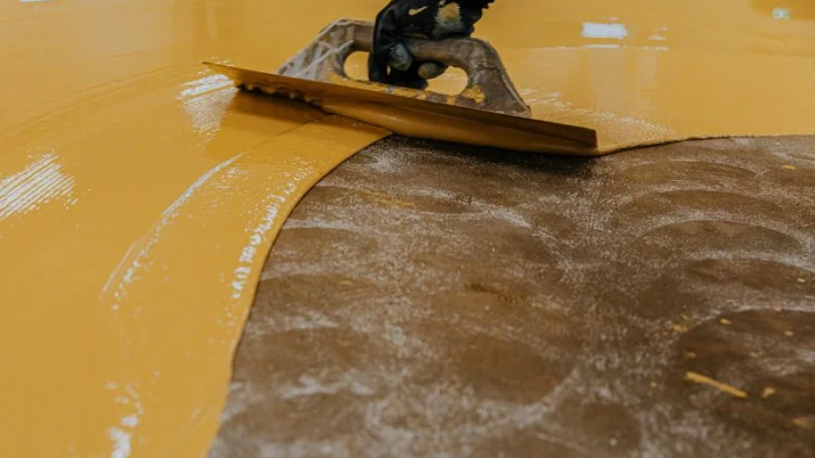 Sơn epoxy tự san phẳng là gì? Ưu điểm, quy trình thi công & báo giá 2026 16 epoxy tự san phẳng