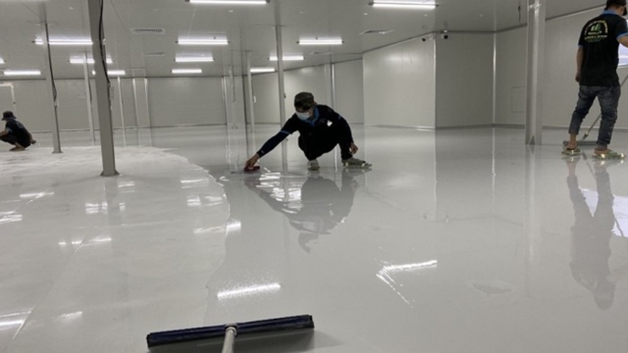 Sơn epoxy tự san phẳng là gì? Ưu điểm, quy trình thi công & báo giá 2026 6 sơn epoxy tự san phẳng là gì