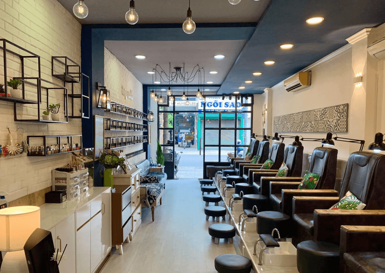 decor tiệm nail nhỏ