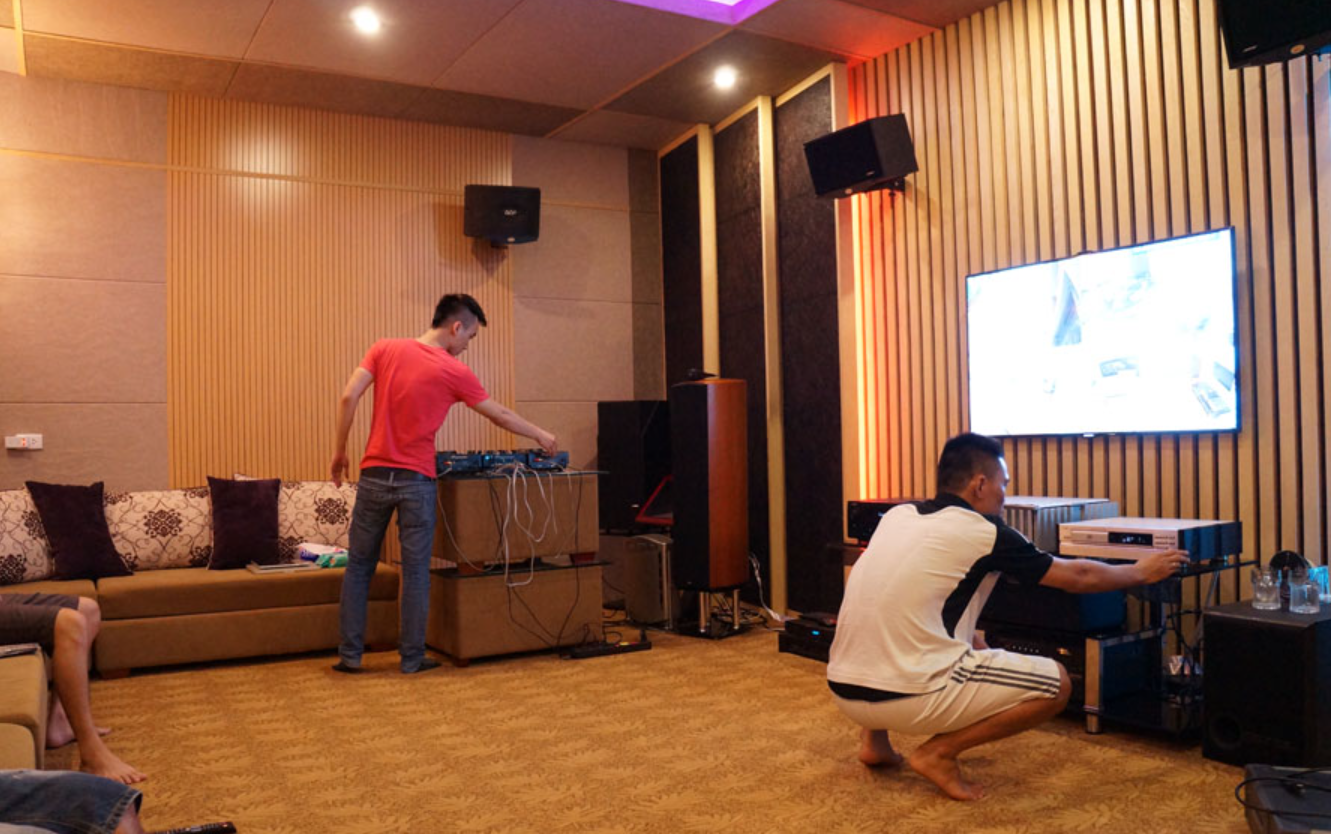 mẫu phòng karaoke gia đình đẹp