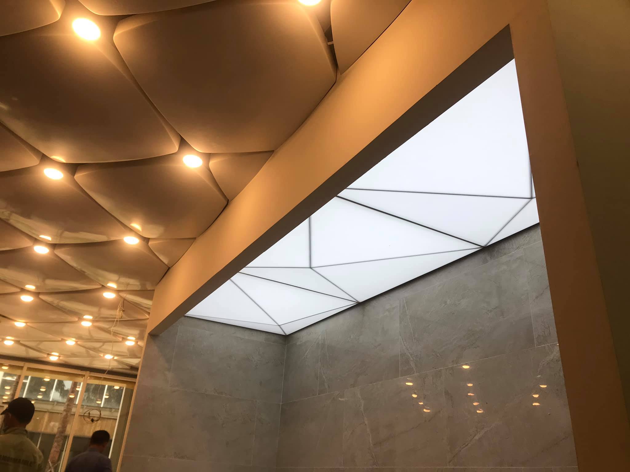 mẫu trần xuyên sáng